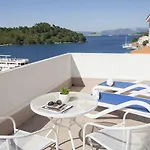 Odisej Hotel Pomena